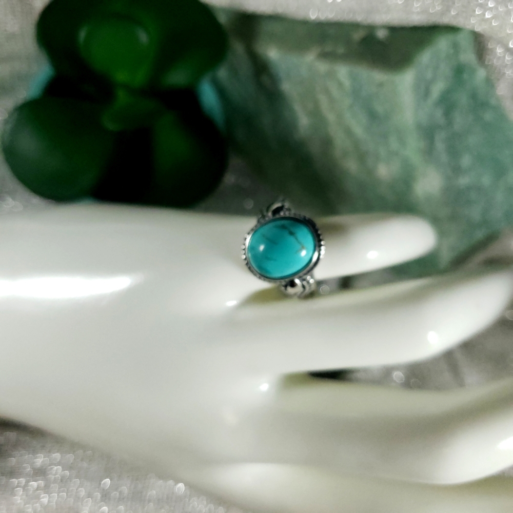 Multiple Sizes Turquoise Silver Ring - Picture 5 of 6